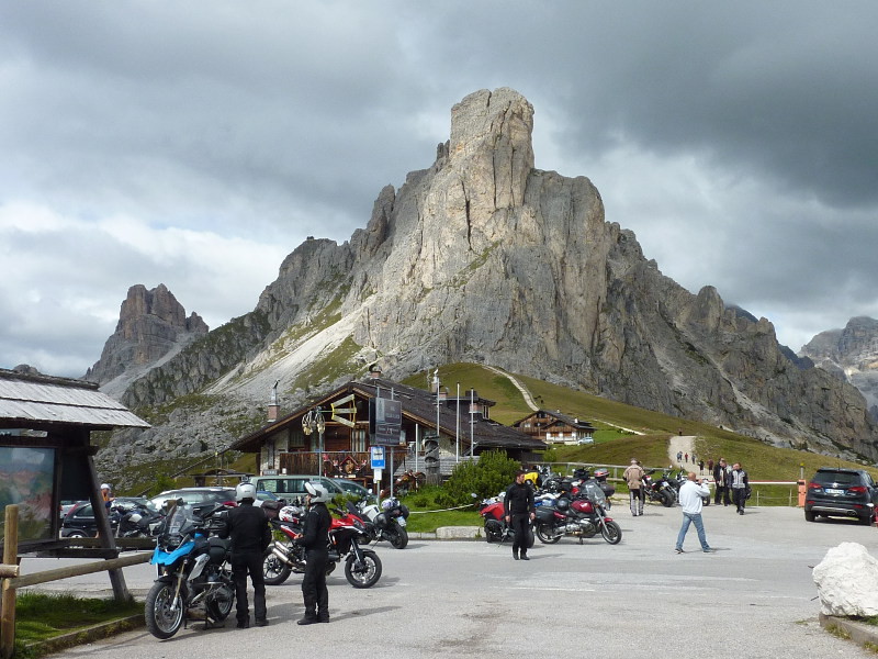 Passo di Giau with La Gusela peak